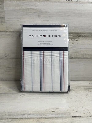 NUEVO TOMMY HILFIGER FUNDAS DE ALMOHADA ESTÁNDAR A RAYAS ROJAS, AZULES Y BLANCAS - JUEGO DE 2 Foto 1 de 4
