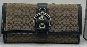 Cartera sin asas Coach de cuero 100 % AUTÉNTICA para mujer marrón/beige - Usada - Imagen 1 de 5