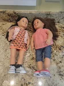 "Lote de 2 muñecas de nuestra generación con trajes zapatos pelo negro y castaño 18""" - Imagen 1 de 8