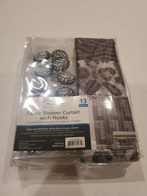 Cortina de ducha de tela Mainstays con ganchos, estampado animal marrón/negro Foto 1 de 4