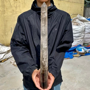 3,72 Pfund großer natürlicher Teekristall Obelisk transparent Quarz Energie - Bild 1 von 18