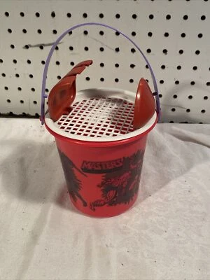 Mini cubo de playa vintage 1985 MOTU con pala y rastrillo He-Man Skeletor rojo Foto 1 de 4