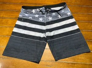 Burnside Boardshorts Badehose Herren 38 schwarz weiß Sterne Flagge Muster  - Bild 1 von 10