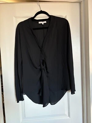 Blusa Alexis Negra Corbata Frontal Talla Mediana Foto 1 de 4