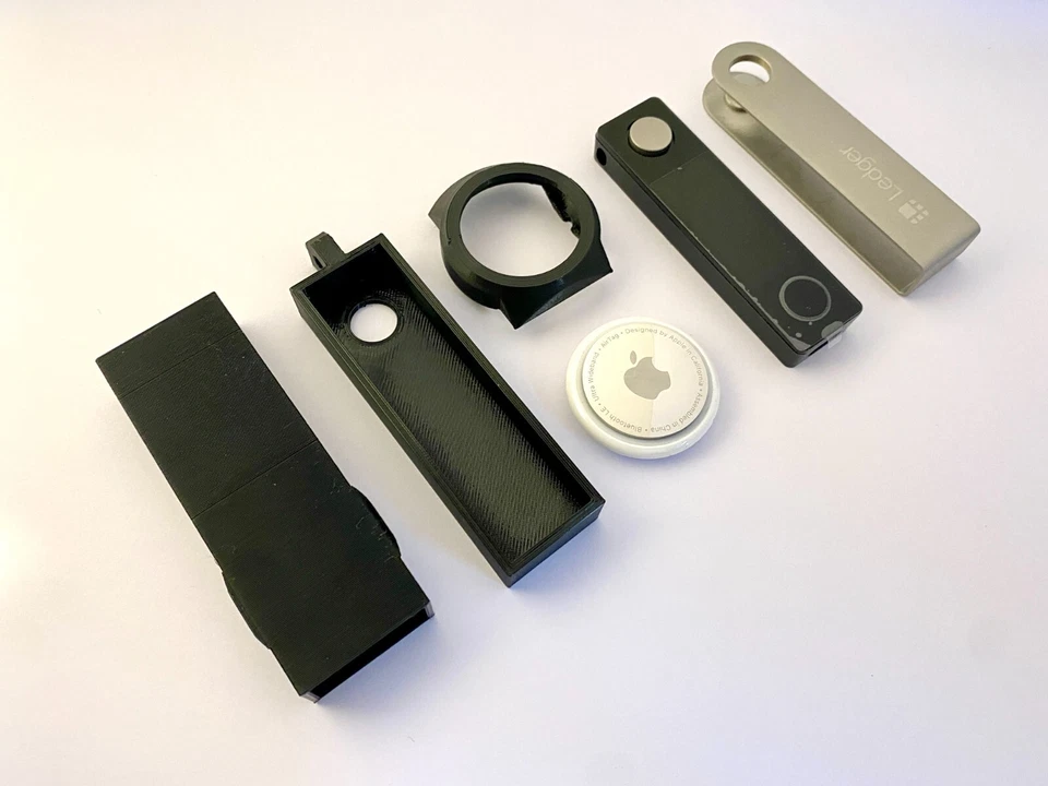 KEYCHAIN for Ledger Nano X & Apple AirTag | Crypto Wallet | 3D Printed Case - Image 1 of 4