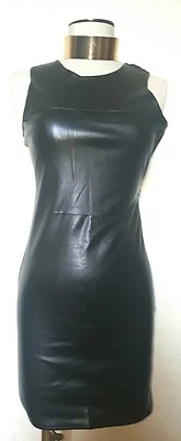 Vestido Arden B preto couro sintético navalha nas costas tamanho XS ITEM OBRIGATÓRIO muito sexy - Imagem 1 de 4