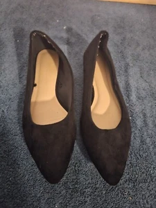 Ladies Flats - Size 9 - Picture 1 of 3