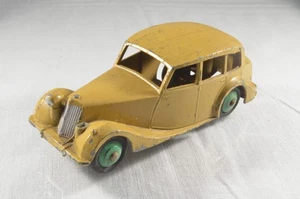 BJ067 Dinky Toys GB #40b/151 Triumph 1800 Saloon C-/- - Picture 1 of 3