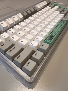 IQUNIX OG80 Wormhole Wired or  Wireless Mechanical Keyboard- Rgb - Picture 1 of 6
