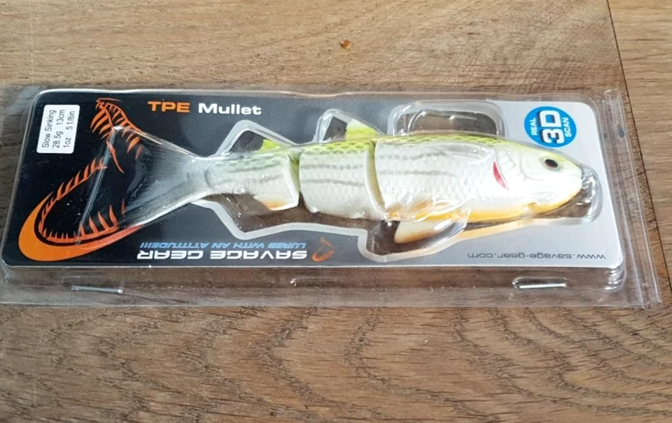 Señuelo poco profundo de hundimiento lento Savage Gear TPE Mullet - 13 cm; 28 g - Espalda de limón Foto 1 de 1