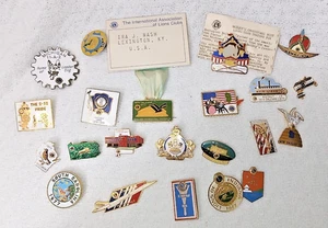 Vintage Large Lot Of 22 1970's Lions Club Lapel Pins Metal Many from 1977 - Picture 1 of 13