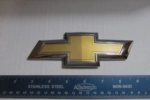 Factory 2018-2020 Chevrolet Equinox rear hatch Botie emblem - Picture 1 of 4