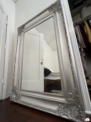 Espejo de campo francés, madera maciza, soporte colgante de pared incluido.  Foto 1 de 3