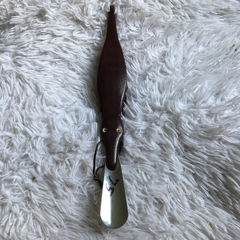 Vintage Gift Gallery Alligator Brush-Shoe Horn Retro Gift Cover