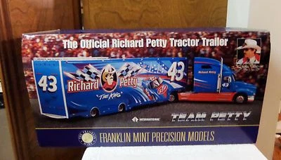 Remolque tractor Franklin Richard Petty STP NASCAR 1:43 como nuevo en paquete con caja y certificado de autenticidad Foto 1 de 4