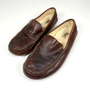 Mocassini da guida UGG Australia Ascot in pelle marrone con fodera in shearling - Foto 1 di 6