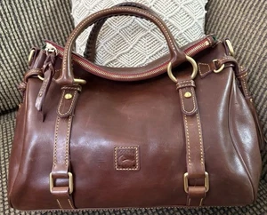 Bolso Cartera Dooney Bourke Marrón Castaño Florentino Vacchetta Cuero Hebilla - Imagen 1 de 16