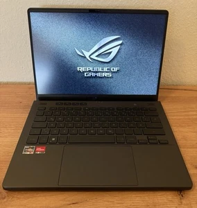 ASUS ROG Zephyrus G14 14" WQXGA Gaming AMD R9-6900HS 1TB SSD 16GB RX 6800S Win11 - Bild 1 von 7