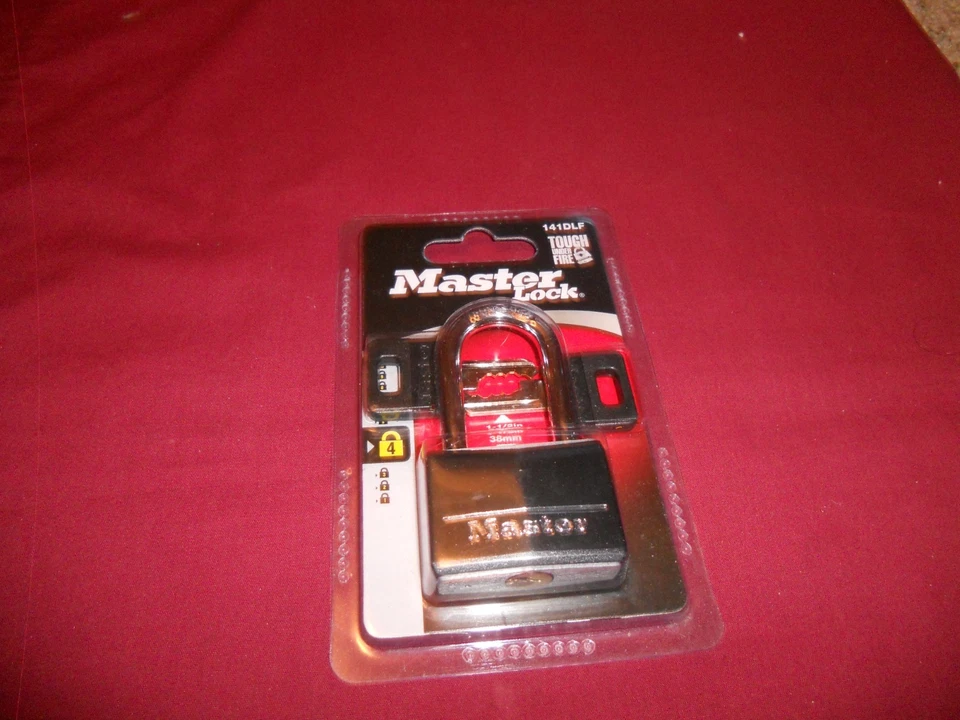 Master Lock 141DLF Keyed Padlock with 2 Keys Size 4 Sheds Gates Storage Lockers - Image 1 of 1