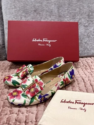 Mocasines Salvatore Ferragamo Sarno Flower Flats Floral Cuero Lazo Para Mujer’s 7B Foto 1 de 4