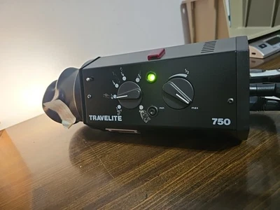 Flash estroboscópico Bowens Calumet Travelite 750 Monolight Studio hecho en Inglaterra de colección Foto 1 de 4
