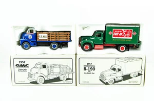 First Gear 1/34 1952 GMC Flatbed US Mail & 1957 International R190 Diecast Truck - Picture 1 of 5