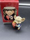 HALLMARK ORNAMENT ~ FELIZ NAVIDAD ~ MOUSE with a RED PEPPER ORNAMENT ~ 1998 B14