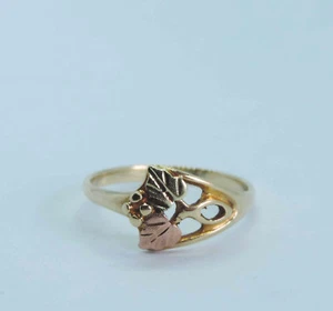 Anillo clásico de vid para damas - amarillo de 10 quilates, rosa, oro verde - Imagen 1 de 4