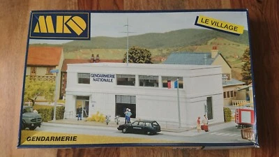 SELTENE MKD MK655 HO Stärke 1:87 ""Le Village"" Polizeistation im Bausatz Form NEU