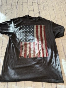 Well Worn Large Gray Flag Tshirt, Large Distressed Flag Tshirt, Large Tshirt - Picture 1 of 9