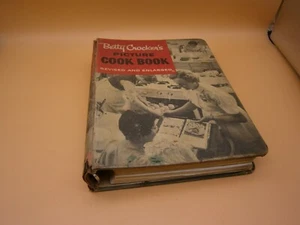 Betty Crocker's Picture Cook Book- Revised, Enlarged 5 Ring Binder - Picture 1 of 2