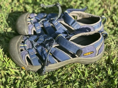 KEEN Big Kids 5 Newport H2 NAVY BLUE Unisex Hiking Sandals Womens 7 Outdoor - Image 1 of 4