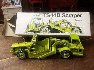 TEREX TS14B Scraper Diecast Model - 1:43 Scale - Conrad Model 411 - Image 1 of 4