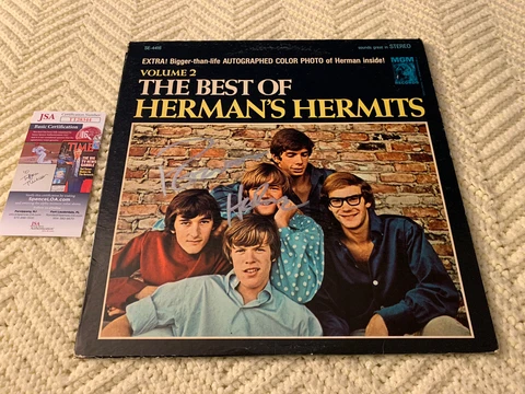 Peter Noone SIGNED ALBUM COVER Best Of Herman’s Hermits JSA Authenticated COA Cover