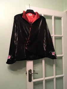 SCHÖNE BESTICKTE SCHWARZ & ROTE SATIN PERIWING JACKE GR 44 (40” BRUSTUMFANG). - Bild 1 von 5