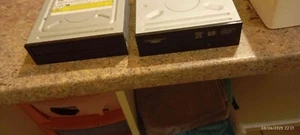 vends lot de 2 lecteur cd dvd graveur pc tour en sata 2 en très bon états - Photo 1/7