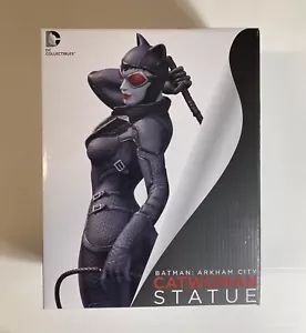 Batman Arkham - Catwoman Statue DC Collectibles NEW SEALED - Picture 1 of 6