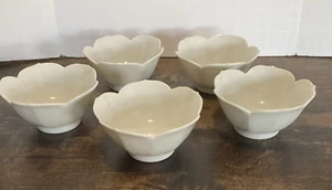 Vintage White Lotus Flower Bowls Set of 5 White Flower Dessert Dips Snacks 4" - Picture 1 of 6
