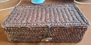 Vintage Brown Seagrass Wicker Woven 9" Storage Box Basket hinged Lid toggle - Picture 1 of 8