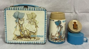 Termo lonchera de metal Holly Hobbie por Aladdin hecho en EE. UU. 1979 Holly Hobbie - Imagen 1 de 15