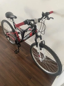 26 Inch Wheels Dual Suspension Red/black/white Mountain Bike - Picture 1 of 6