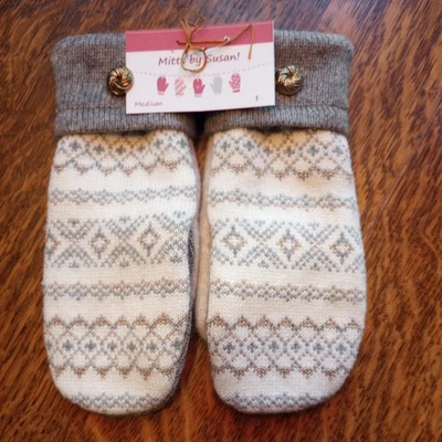Sweater Mittens Acrylic/Woolblend Lined With New Fleece. Ladies M Warm & Fuzzy!  - Image 1 of 4