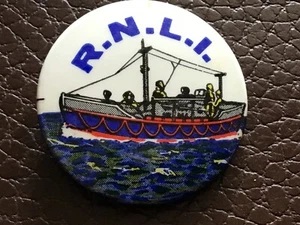 Vintage PIN BADGE Lifeboat RNLI Button Pin Badge 30mm (#W1) - Picture 1 of 2