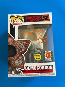 🔥SDCC 2022 Hall H Funko exclusivo BLANCO DEMOGORGON SE3100 GITD Mike Becker AUTO - Imagen 1 de 6