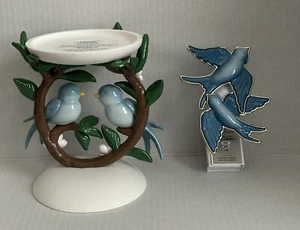 Candelabro y flor de pared Bath & Body Works Blue Birds on a Branch ¡Leer! - Imagen 1 de 14