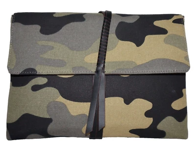 STELLA & DOT маленький хаки зеленый и черный камуфляж холст тонкий клатч 8,5 x 12 - Изображение 1 из 4