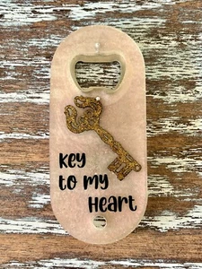 Key to my Heart Resin Flaschenöffner mit Kühlschrankmagnet Bar Zubehör Bier Geschenk - Bild 1 von 3