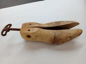 Vintage Belcher Cobbler's Wooden Shoe Stretcher - Picture 1 of 11