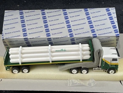 Conrad Model 3519 1:50 Scale Freightliner Hydrogen Pipe Trailer Air Products NIB - Image 1 of 4