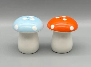 Pilz Salz und Pfefferstreuer Set Keramik Orange Blau Weiß Polkadots - Bild 1 von 4
